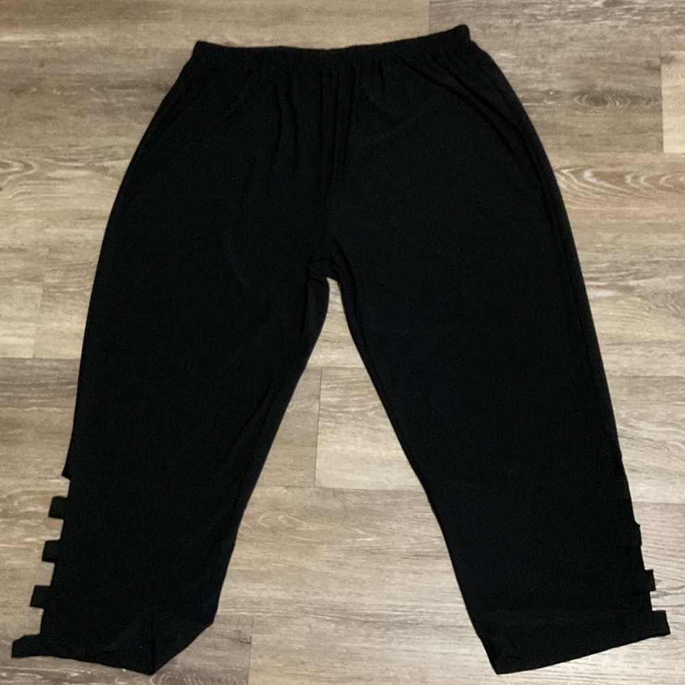 Stylish Black Capri’s size 2X